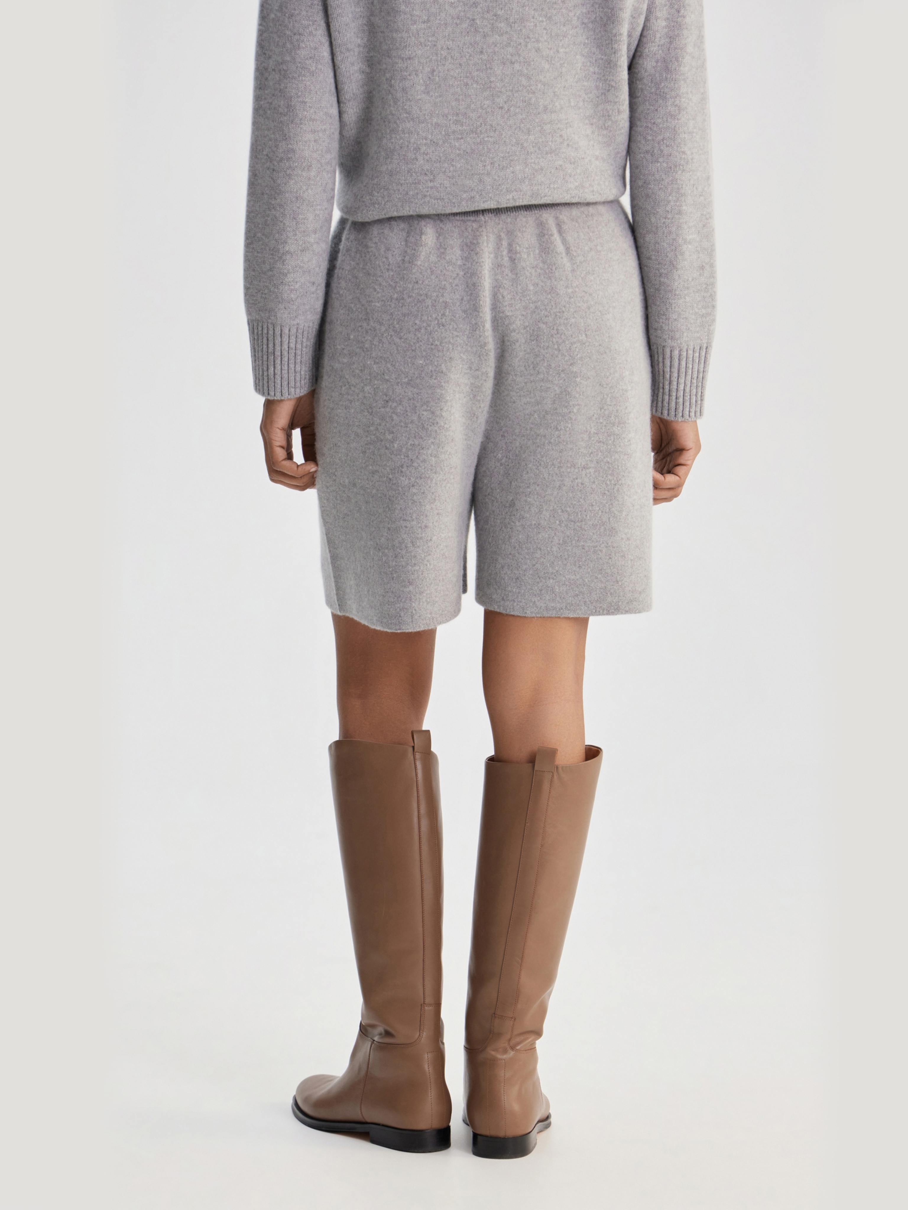 CLOUD GRAY SHORTS