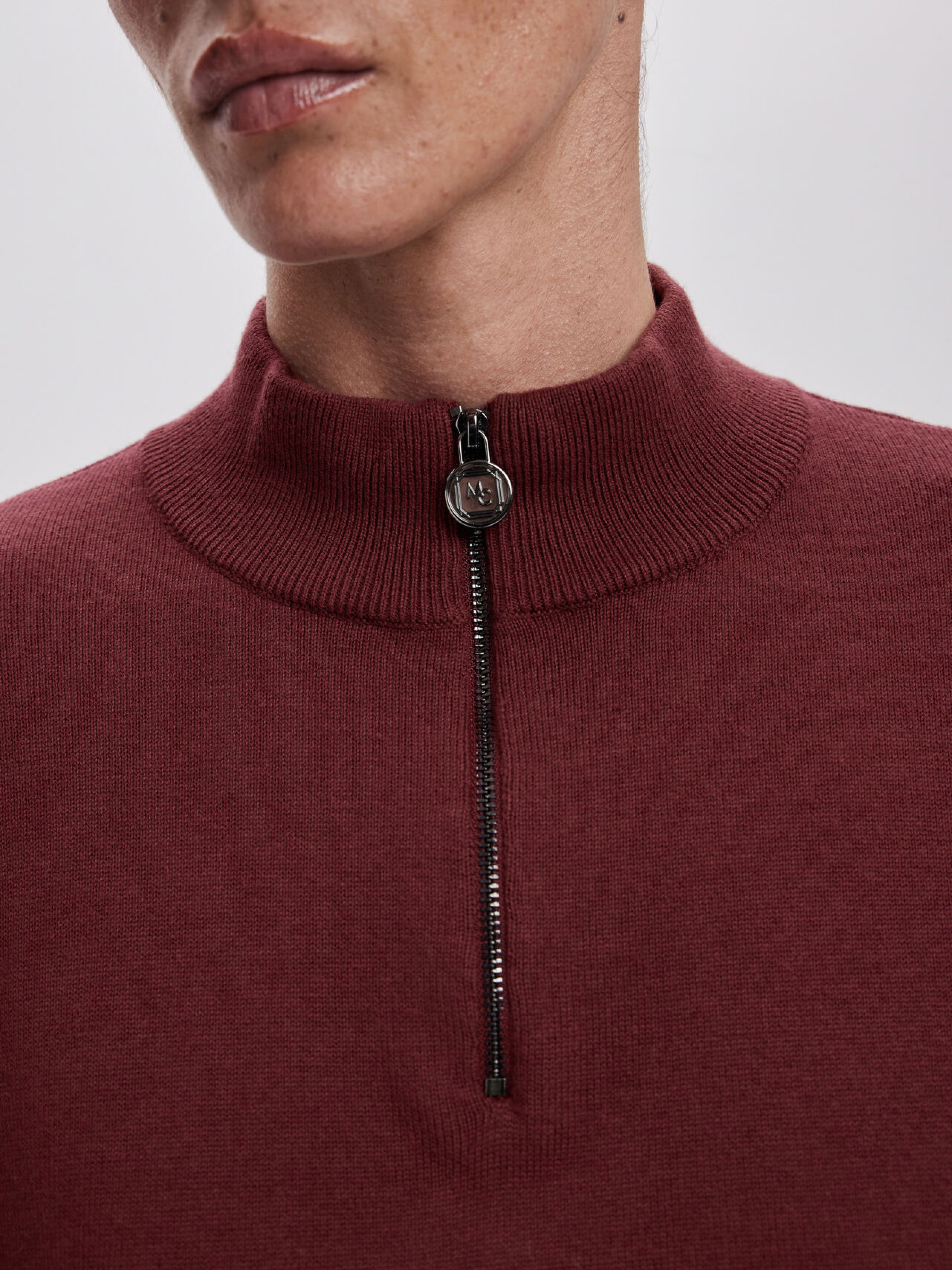 CHERRY LADY ZIP-UP SWEATSHIRT