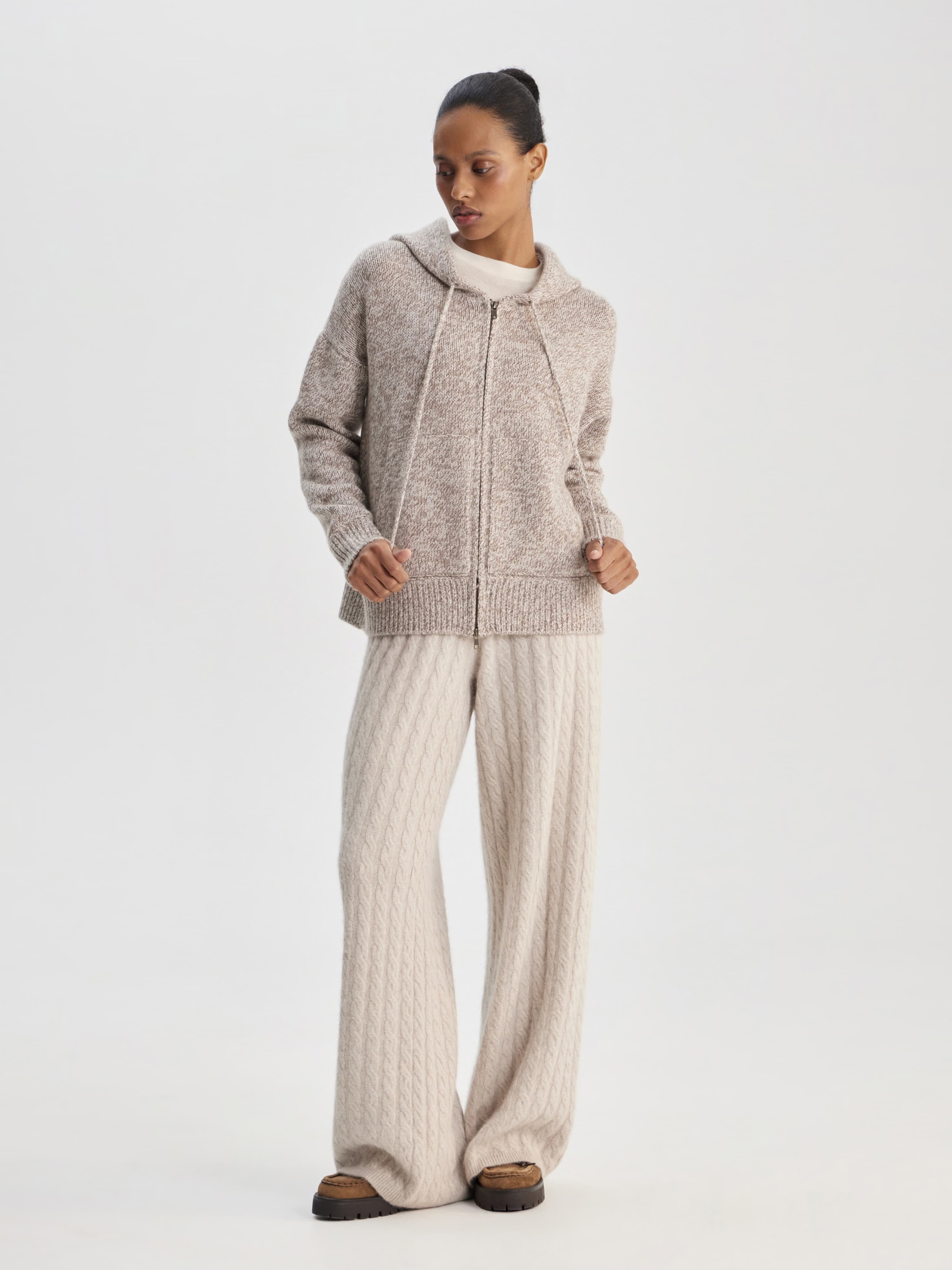 ХУДИ НА МОЛНИИ MERIBEL