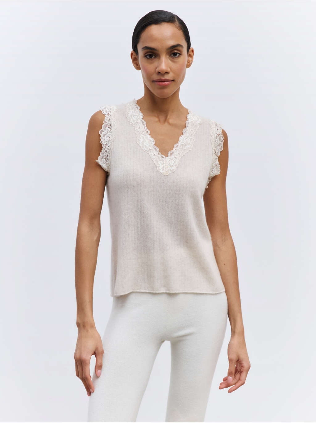 TOP 3 CASHMERE WITH CREAM LACE