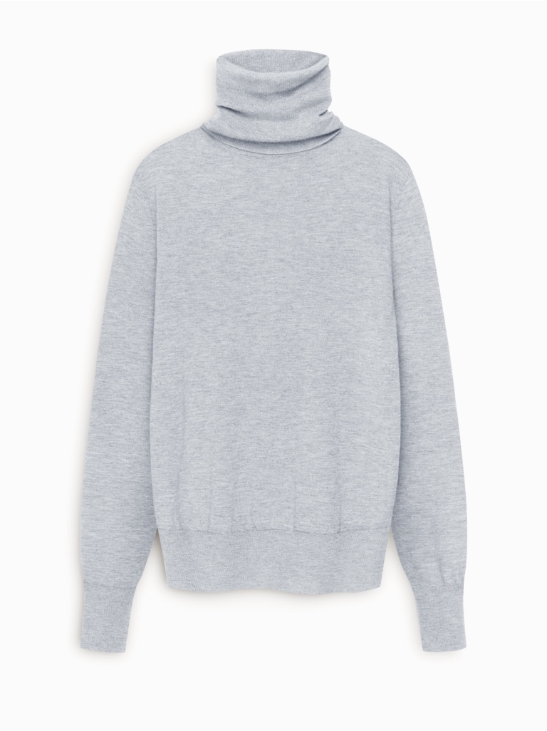 PEARL GREY TURTLENECK