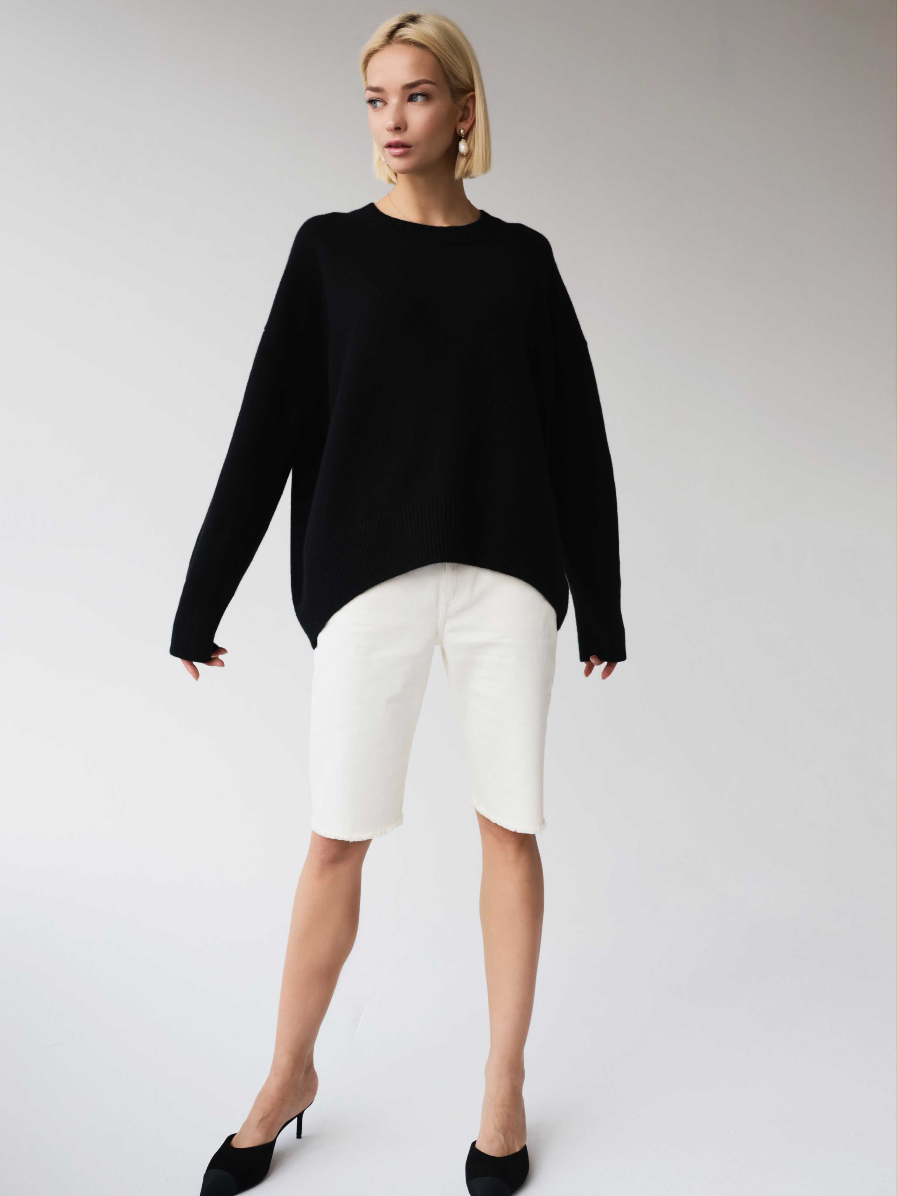 JUST BLACK PULLOVER