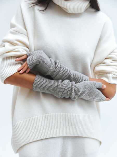 PEARL GREY MITTS