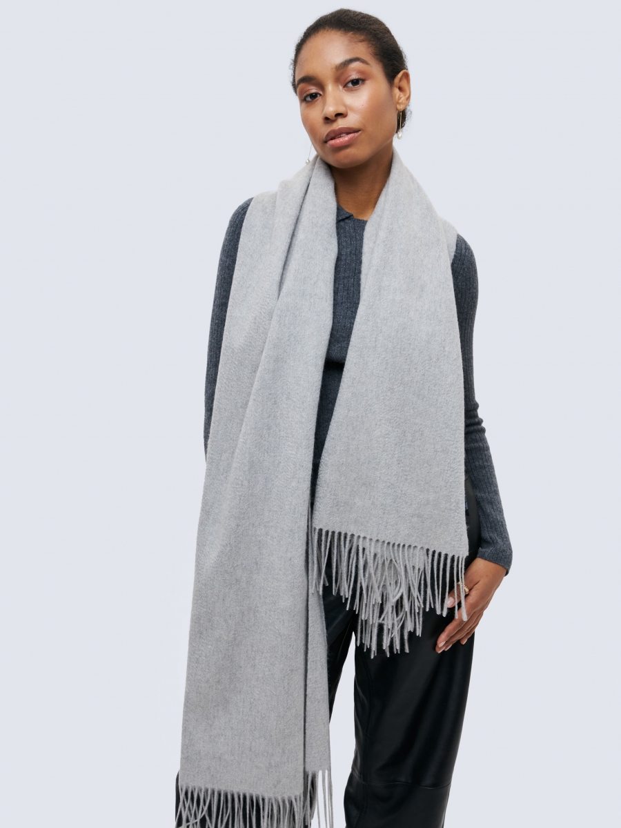 PEARL GREY SCARF