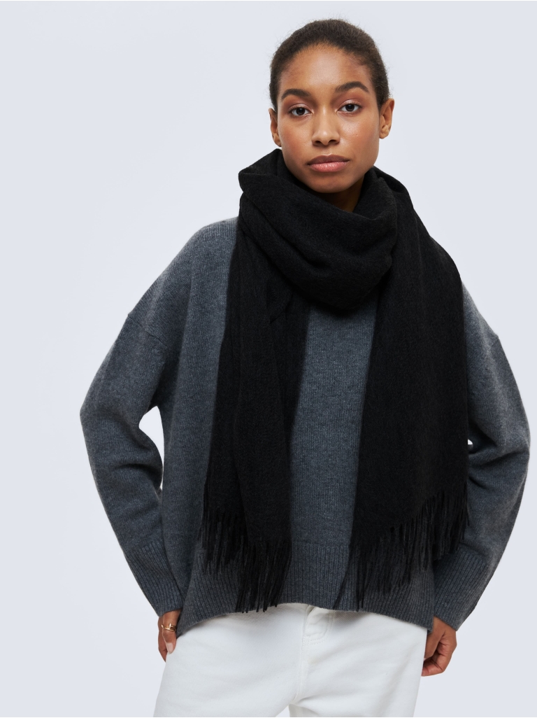 TOTAL BLACK SCARF