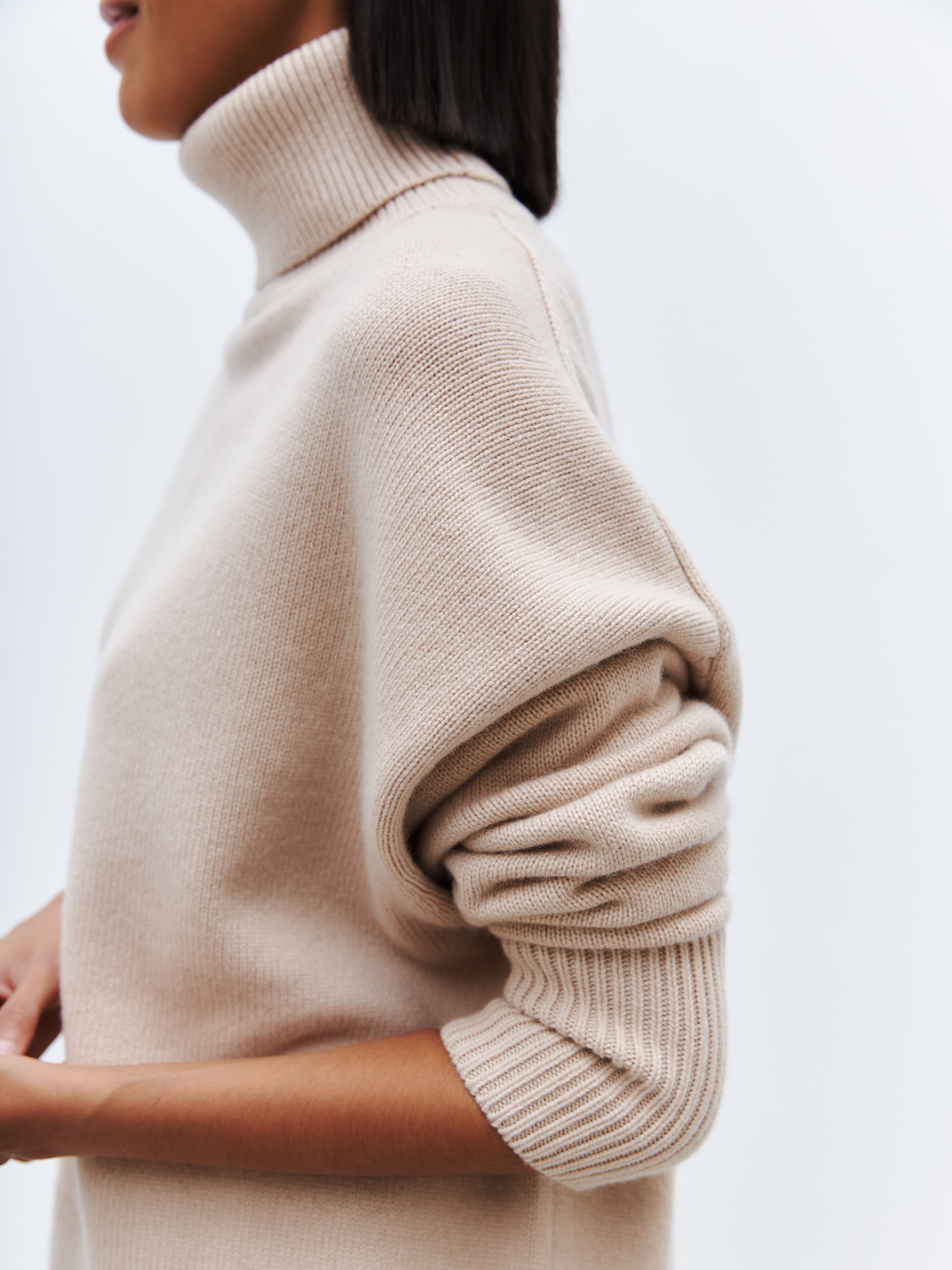 BEIGES SWEATER