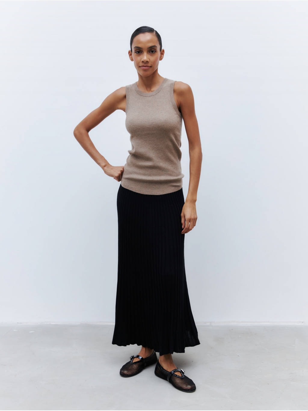 JUST BLACK SKIRT
